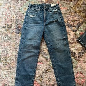 NWT AMERICAN EAGLE MOM STRAIGHT JEAN